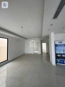 منزل واسع مع 4 غرف نوم image 2