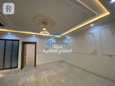 4-Bedroom House in Qarabw image 2