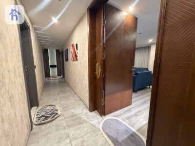 Luxury Apartment image 9
