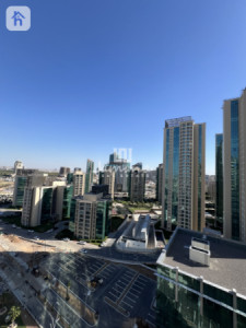 Spacious Apartment in Empire Square Resim 7