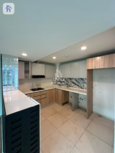 Modern Apartment with 2 Bedrooms image 1