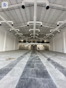 Showroom (600m²) image 4