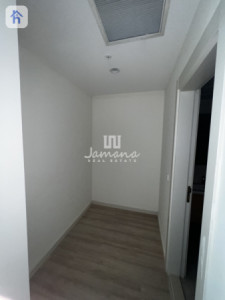 Modern 2-Bedroom Apartment in Empire Square Resim 6