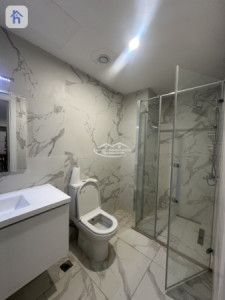 شوقەیەکی یەک ژووری نوستن ڕاخراو لە ئیمپایەر پیرڵ تاوەرز وێنە 9