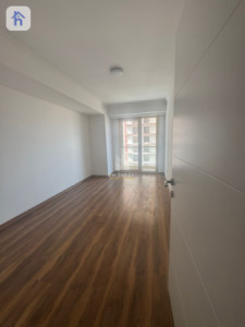 Spacious 3-Bedroom Apartment in Roya Tower Resim 4