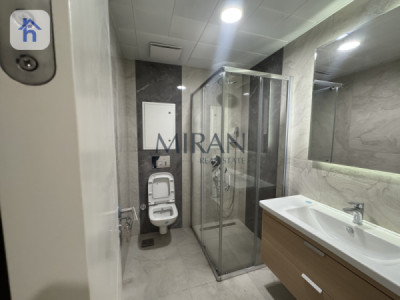 Elegant Apartment in Prime Location Image 6