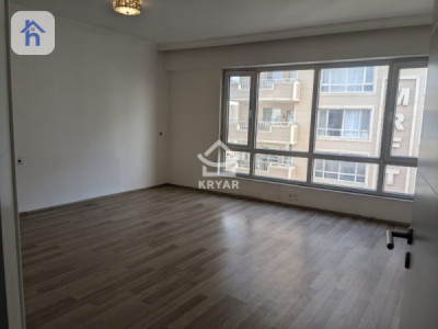 Bright Apartment in Prime Location image 2