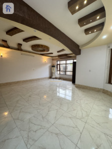 Spacious house with multiple rooms image 7