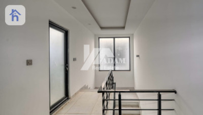 Cozy 4 bedroom House Image 6
