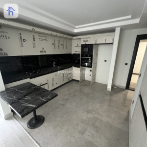 Modern Apartment image 2