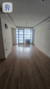 Modern Apartment image 6