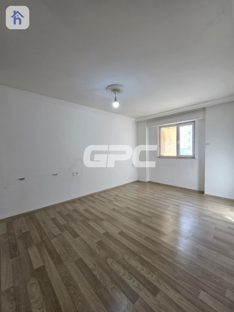 شقة واسعة ب 3 غرف نوم صورة 2