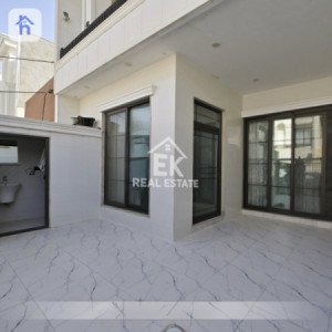 Modern House image 2