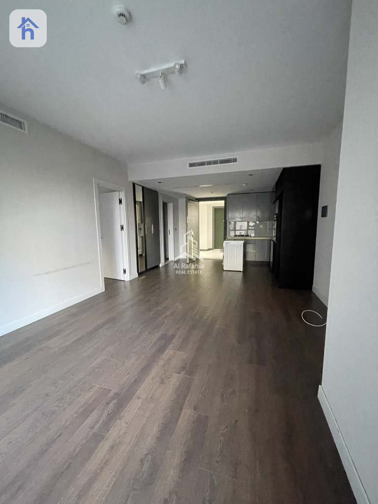 Bright and Spacious One Bedroom Apartment Image 2