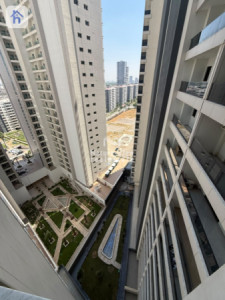 Bright Apartment in Prime Location image 8