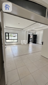 Spacious Villa: 5 Bedrooms image 6