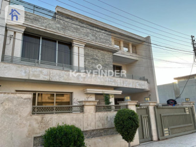 Spacious House with 5 Bedrooms image 2