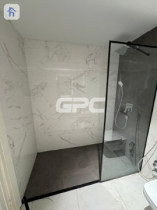 شوقەیەکی ئارام و یەک ژووری نوستن لەگەڵ دیمەنێکی جوان وێنە 6