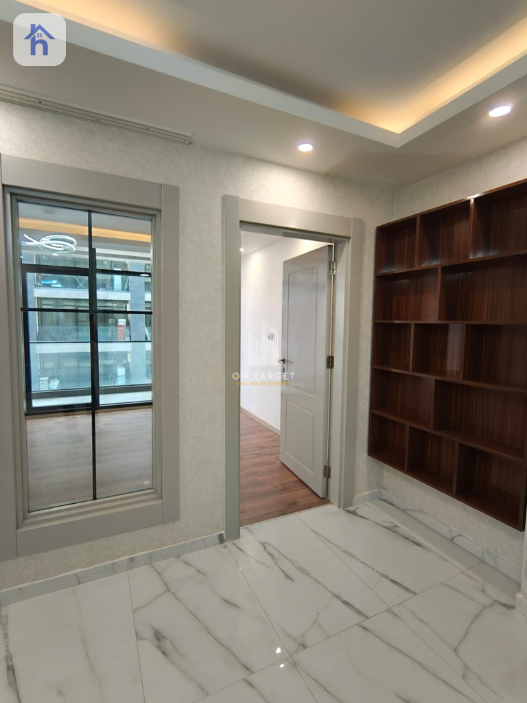 Modern 1 Bedroom in Sky Towers — 5