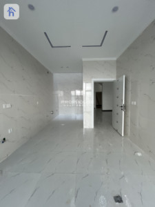 House Opposite Garden Image 3