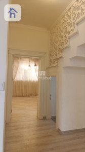 Luxurious House with Spacious Rooms Image 5