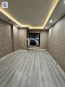 شوقەیەکی دوو ژووری نوستن و ئارام وێنە 3