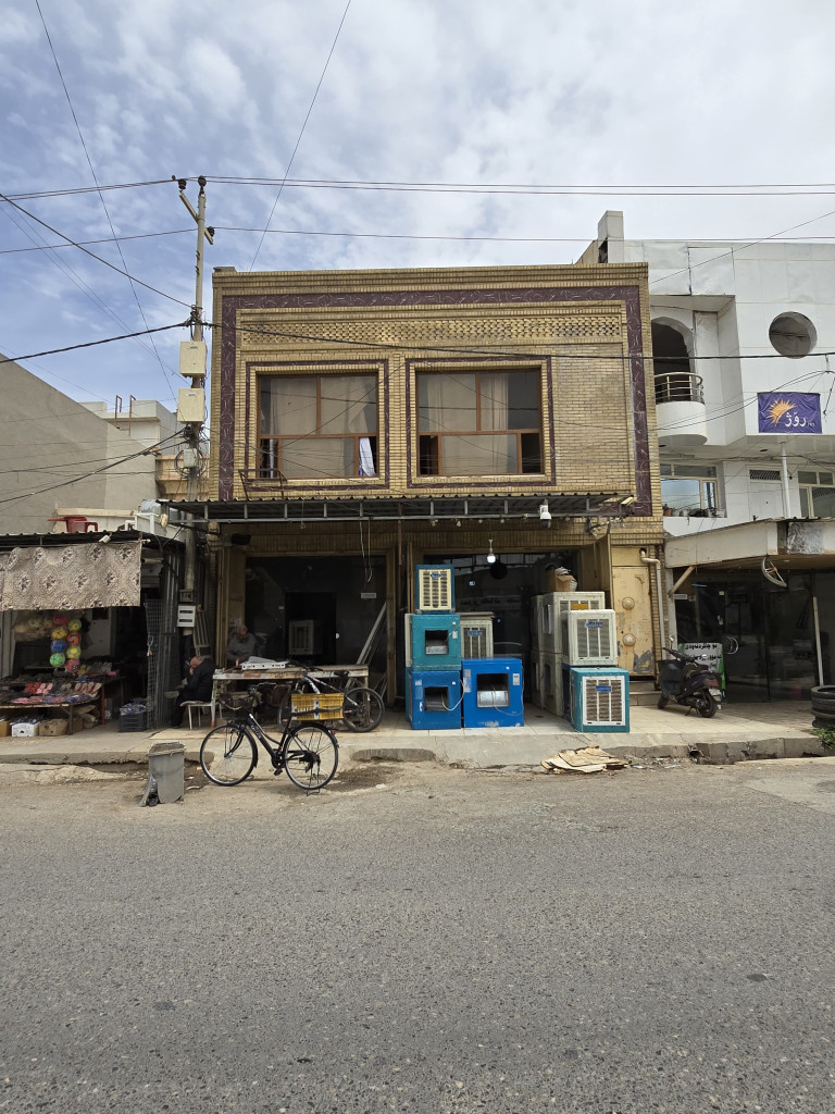 Commercial Building with Monthly Income