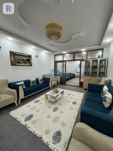 Modern House with 2 Bedrooms image 2