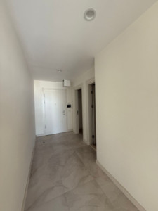 شوقەیەکی فراوان لە ئیمپایەر سکوێر وێنە 6