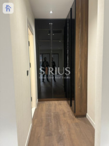 شوقەیەکی فراوانی ٤ ژووری نوستن لەگەڵ دیمەنێکی سەرنجڕاکێش وێنە 11