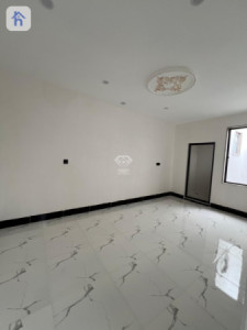 Spacious house with multiple rooms Resim 10