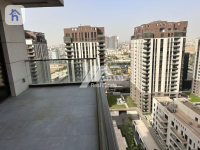 Spacious Apartment with Beautiful Views Image 15