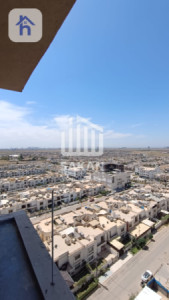 14th Floor Apartment with Stunning Views image 2