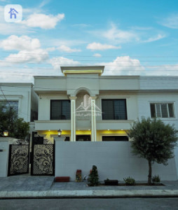 Modern House with Multiple Rooms image 1