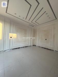 Square House image 3