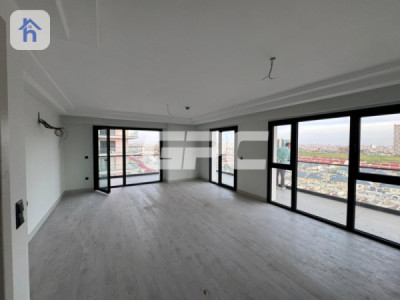 Spacious 3-Bedroom Apartment with Stunning Views image 1