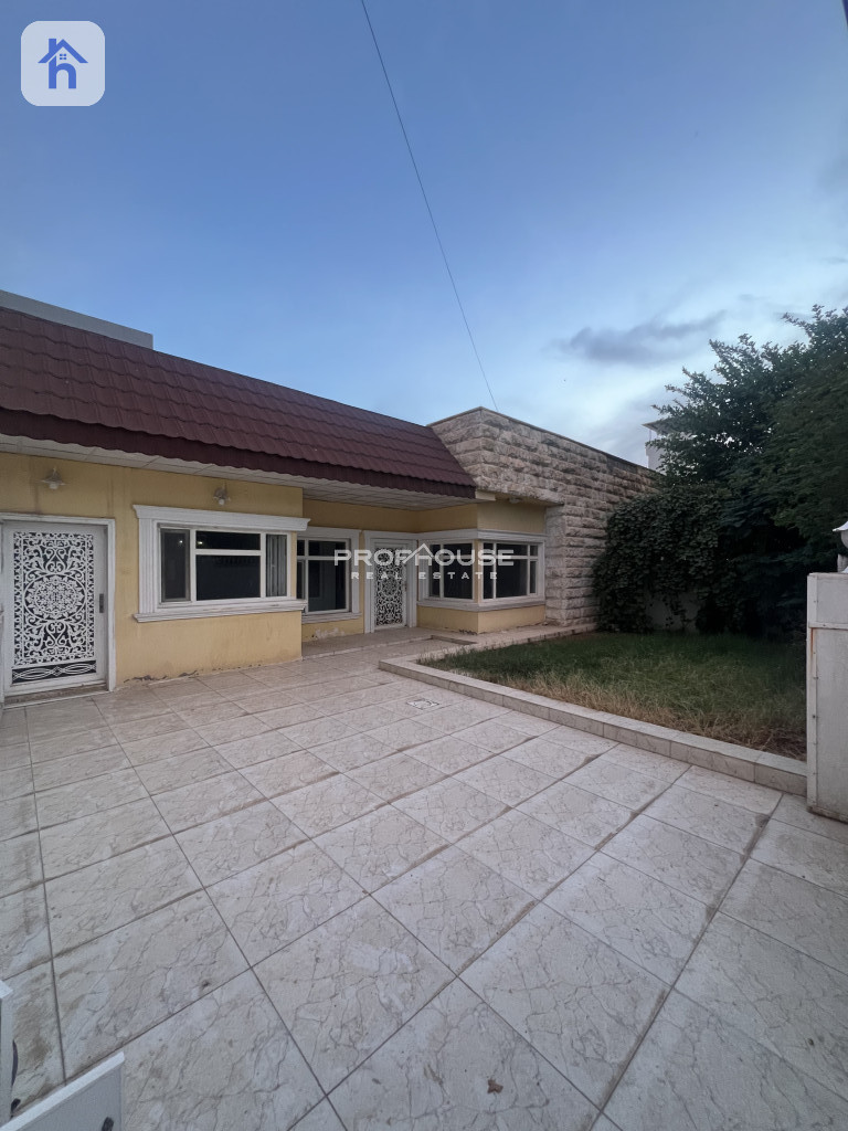 Modern House with Large Living Area Image 2