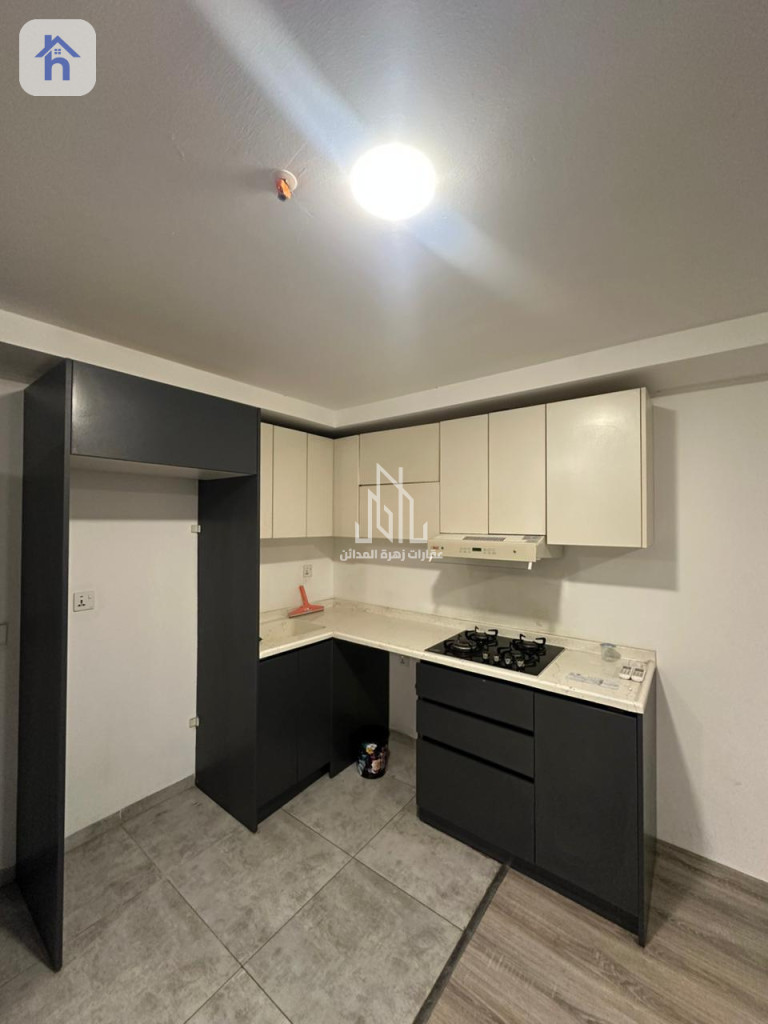 One Bedroom Apartment in Life Towers