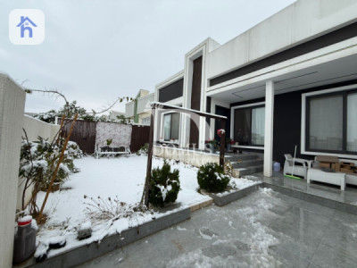 خانوویەکی ئارام لە شاری گەنجان image 2