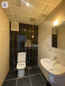 Spacious Apartment with 3 Bedrooms Image 9