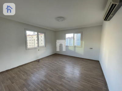 Elegant 3-Bedroom Flat in Empire Royal Resim 6