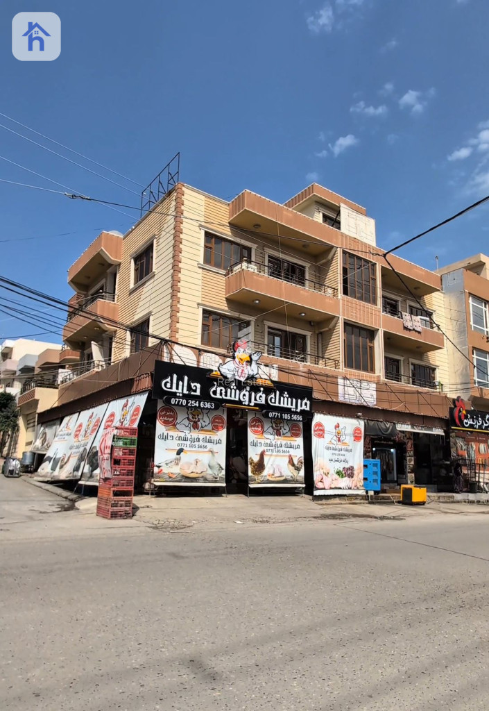 Commercial Building in Prime Location