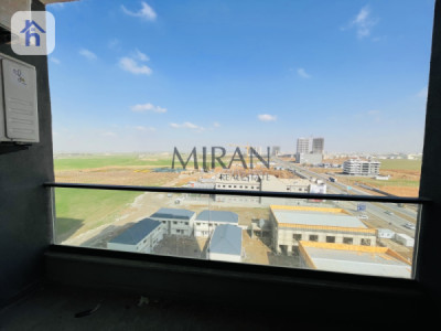 شوقەیەکی ئارام لە لالاڤێ سەن تاوەرز image 6