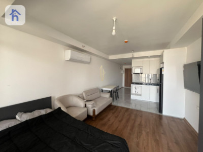 Studio Apartment image 2