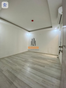 Cozy 2-Bedroom Flat in Zanko Complex Image 3