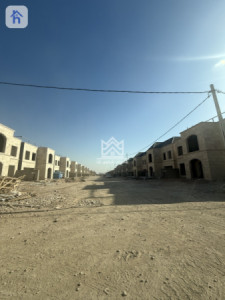 Spacious 4 Bedroom House in Spanish Village Image 4