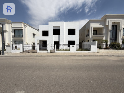ماڵێکی خێزانیی فراوان لە ماس ستی image 1