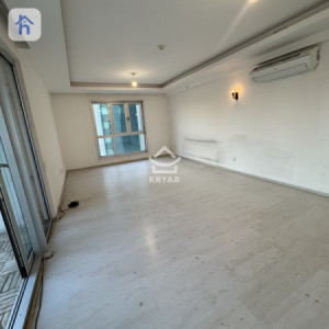Spacious Apartment with Stunning Views Image 3
