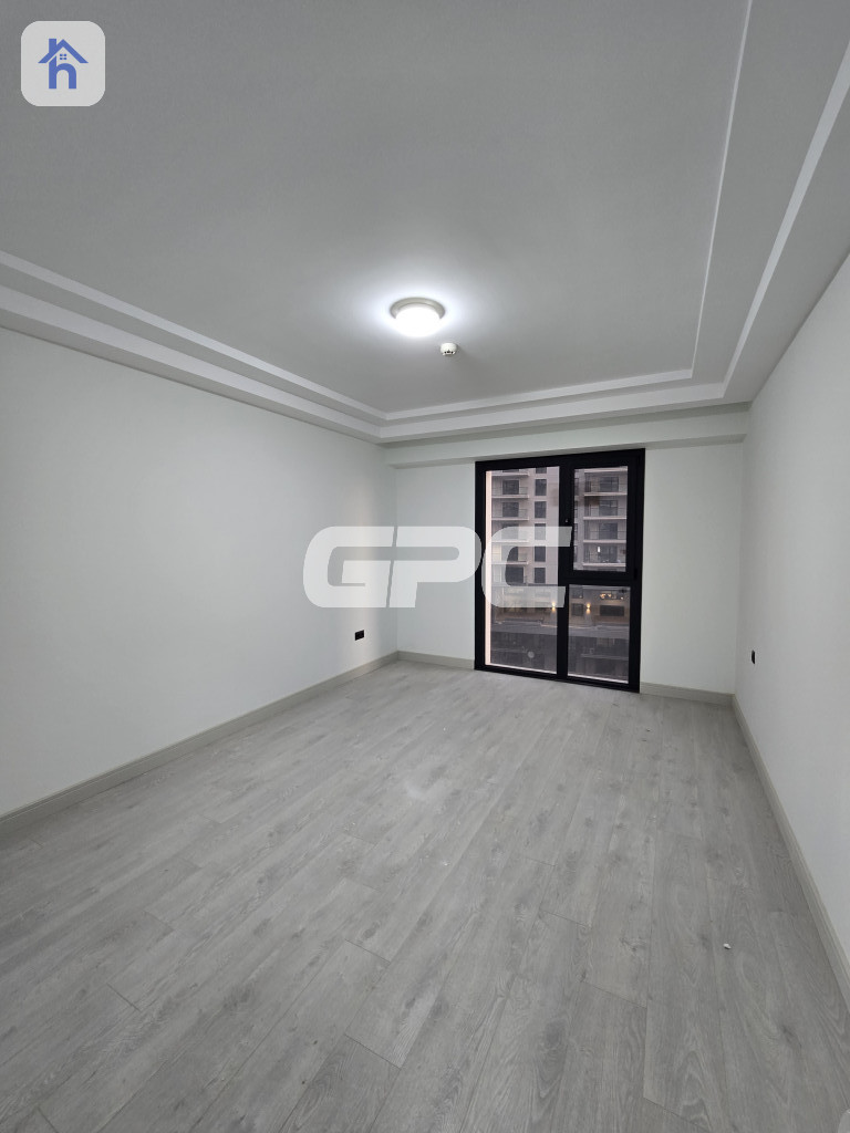 شوقەیەکی فراوان لە ڕامی تاوەرز وێنە 2