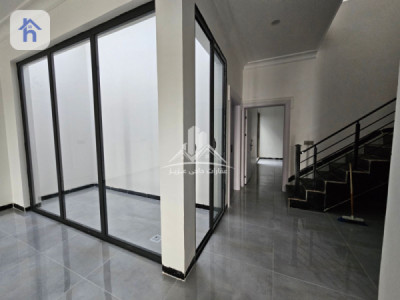 منزل بخمس غرف نوم كبير للبيع صورة 8